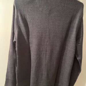 Men’s Navy Blue Heather knit Long Sleeve Sweater.